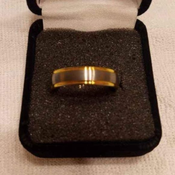AVON MEN'S TUNGSTEN TWO-TONE RING SIZE 13 NIB - Picture 1 of 6